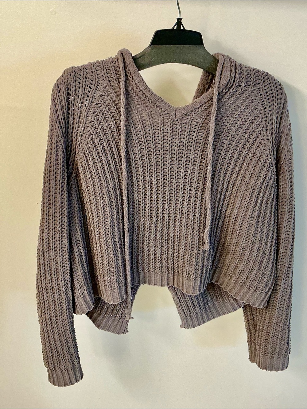 Miracle Charcoal Gray Cropped V-Neck Hooded Knit Sweater